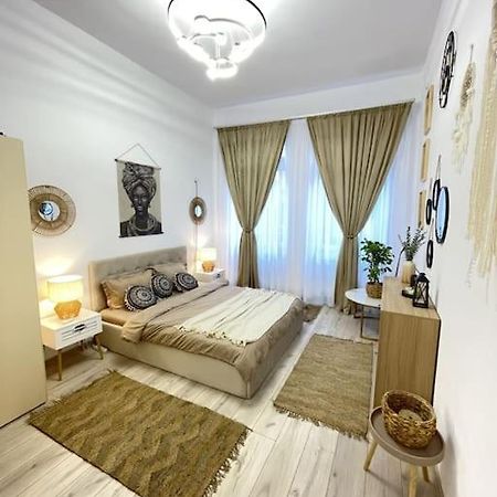 Apartament In Centrul Istoric Oradea Eksteriør billede