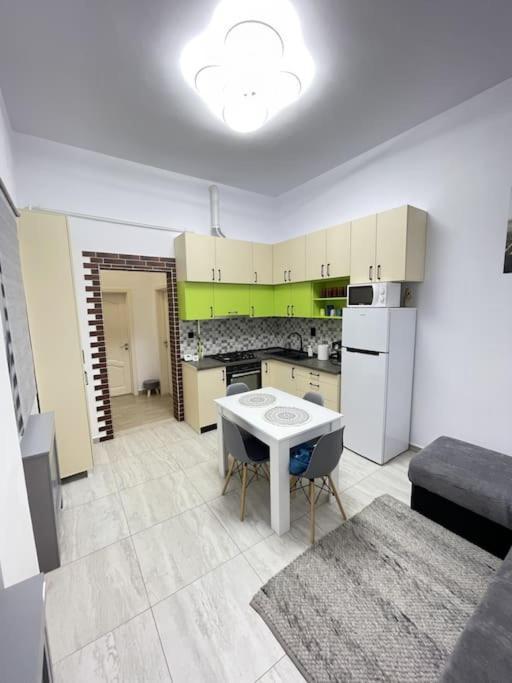 Apartament In Centrul Istoric Oradea Eksteriør billede