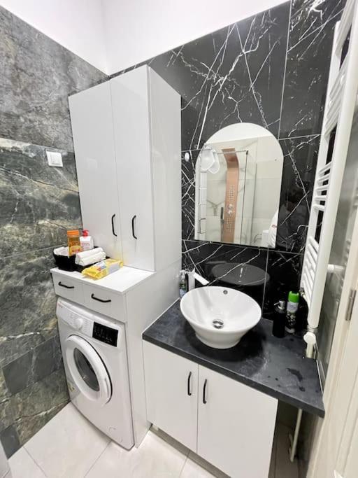 Apartament In Centrul Istoric Oradea Eksteriør billede